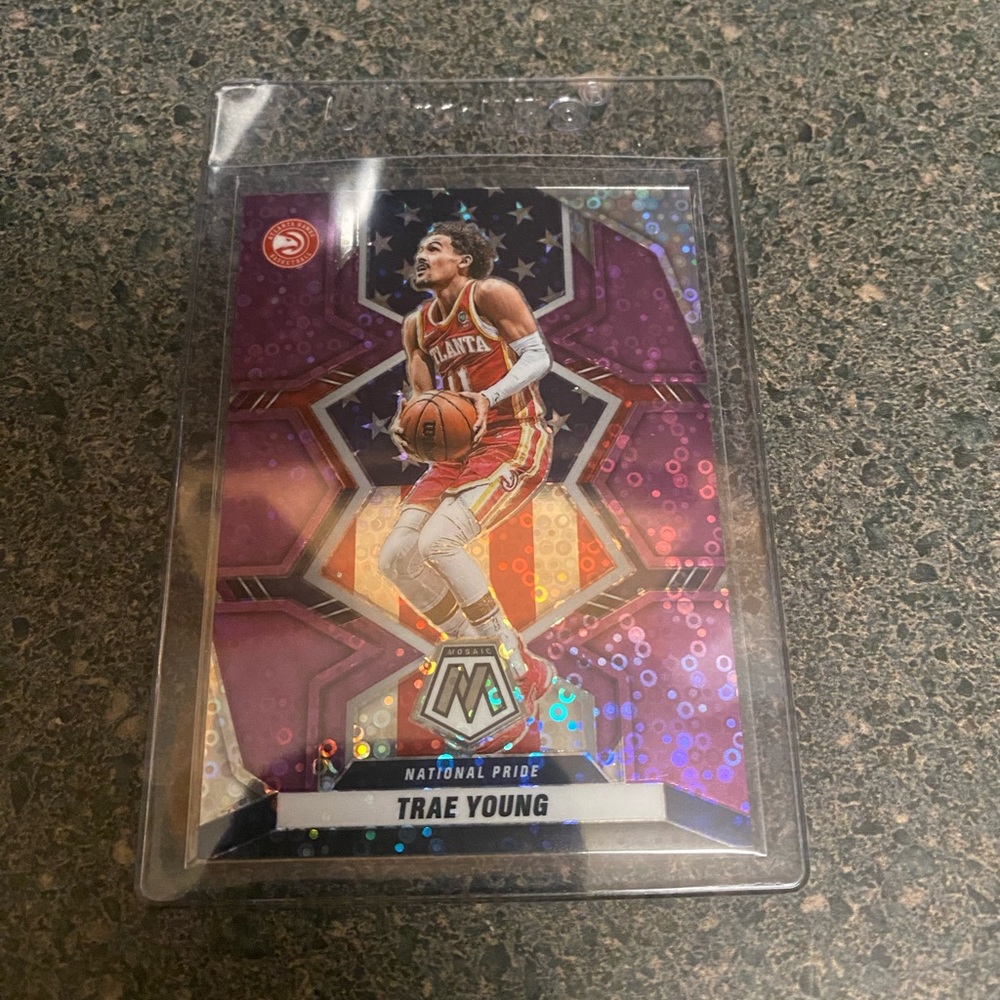 2021-22 Panini Mosaic Purple Fast Break Prizm /50 Trae Young #129
